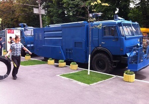 У Києві перед матчем Англія-Швеція з явилися водомети - ЗМІ
