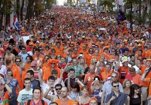 У передматчевій ході голландських уболівальників у Харкові брали участь близько 20 тис осіб