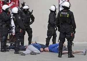 У Польщі поліція затримала 130 футбольних уболівальників