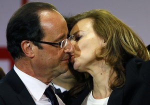 Вибори у Франції: супутниця Олланда підтримала суперника його колишньої дружини