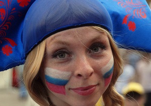 У Польщі українські волонтери допомагають російським уболівальникам