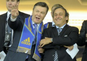 Янукович поздравил сборную Украины с победой
