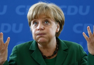 Меркель не приїде в Україну на матчі групового турніру Євро