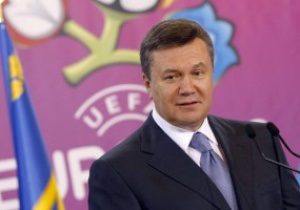 Янукович навестит сборную Украины перед Евро-2012
