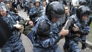 Держдума Росії суттєво підвищила штрафи за порушення на мітингах