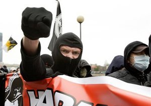 У Росії заборонили виходити на мітинги в масках