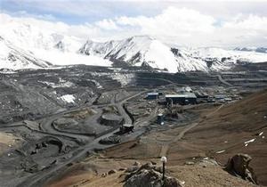 Мешканці села в Киргизстані знову перекрили канадцям шлях до золота