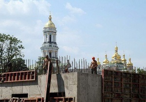 ЗМІ: На території Києво-Печерської Лаври будують невідомий об єкт