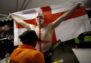 Британское правительство заявляет, что в Украине нет проблем с расизмом, и советует фанатам ехать на Евро-2012