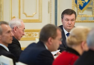 Переважну більшість соцвиплат в Україні отримують заможні і багаті - Янукович