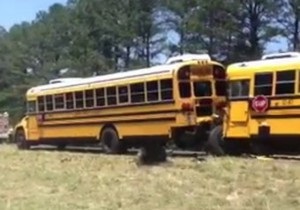 У США зіткнулися шість шкільних автобусів: постраждали 65 людей