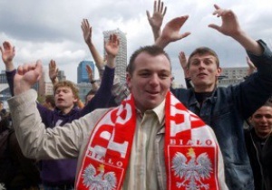 Половина жителей Польши равнодушна к Евро-2012