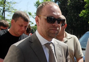 Власенко хоче подати до суду позов за фактом розголошення особистих даних Тимошенко
