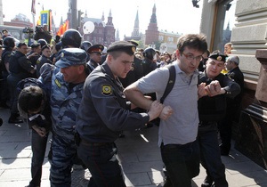 Євросоюз заступився за затриманих у Москві опозиціонерів та учасниць Pussy Riot