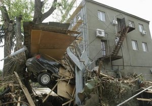 Саакашвілі після повені в Тбілісі розпорядився почати знесення бараків в грузинській столиці