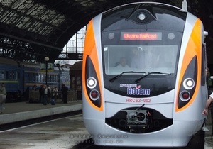 Отмена Укрзалізницей популярных ночных поездов вызвала возмущение украинцев в соцсетях