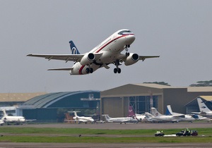 Стюардесу Аерофлоту звільнили за глузування над падінням Sukhoi SuperJet-100 в Індонезії