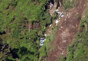 На місці катастрофи Sukhoi SuperJet-100 знайдено тіла 14 загиблих