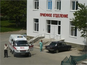 У Криму співробітник ДАІ влаштував дебош у лікарні заради зустрічі з батьком