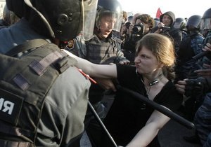 ЗМІ: В Москві під час протестів поранено щонайменше шістьох