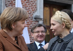 ЗМІ дізналися, коли Меркель прийме рішення про поїздку на Євро-2012