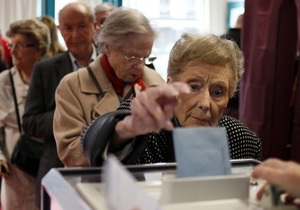 Французи голосують активніше, ніж очікувалося - спостерігачі