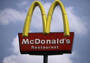 У США співробітнику McDonald s загрожує 20 років в язниці за плювки в чай клієнтів