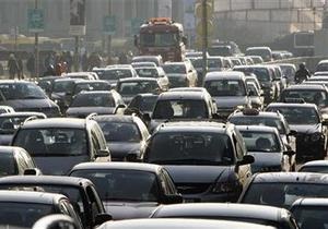 Ъ: Україна може підвищити мита на імпортні автомобілі