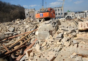 Забудовник Андріївського узвозу обіцяє відновити фасади знесених будинків