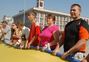 Опитування: Кожен другий молодий українець не поділяє політичних поглядів своїх батьків