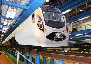 Укрзалізниця почала випробування першого електропоїзда Hyundai