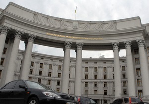 МЗС України видаватиме іноземним журналістам картки-посвідчення