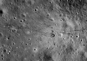Місяць складається із земної матерії майже повністю – астрономи