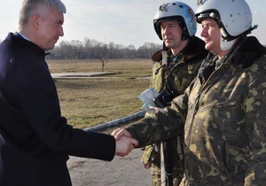 Міністр оборони перевірив готовність авіації захищати Київ під час Євро-2012