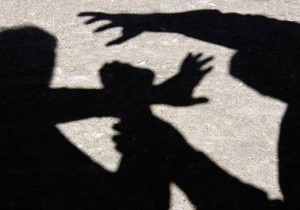 В Умані п ятеро молодих людей зґвалтували дівчину, серед них - син депутата облради