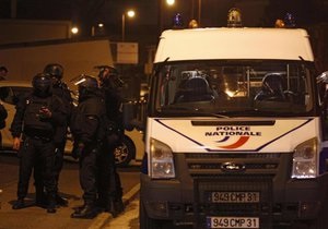 МВС Франції спростувало повідомлення про штурм будинку Мера