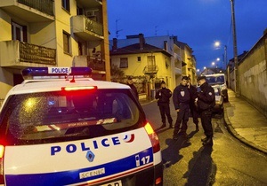Попереду ніч переговорів: у Тулузі поліція поки не має наміру штурмувати квартиру Мера