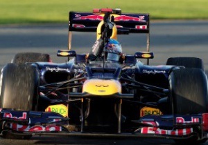 Mercedes обвинил Red Bull в нарушении регламента