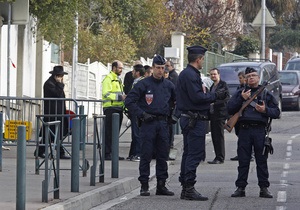 Поліція почала операцію з арешту підозрюваних у нападі на єврейський коледж в Тулузі