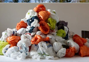 Бі-бі-сі: Як не потонути в морі пластикових пакетів