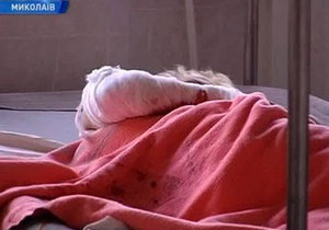Лікарі повідомляють, що стан жорстоко побитої в Миколаєві дівчини залишається вкрай важким
