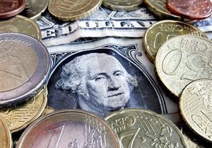 Міжбанк: Долар стабілізувався, євро - зріс