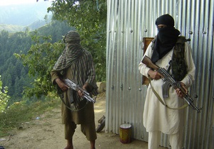 Аль-Каїда відпустила двох швейцарців, які перебували в полоні вісім місяців