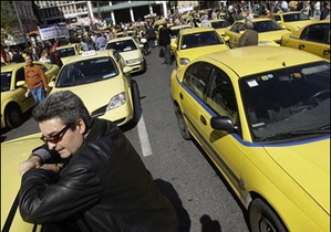 Таксисти у Валенсії оголосили голий страйк