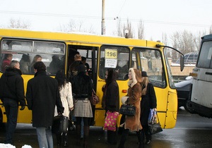 Янукович схвалив підвищення штрафів за ненадання дороги маршруткам