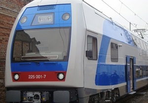 Skoda передала Україні перший двоповерховий електропоїзд