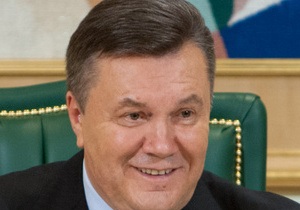 Янукович підписав закон, що забороняє рекламу сигарет