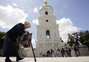 Понад 90% жителів центру і південного сходу України вважають себе віруючими