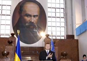 Янукович вручив Шевченківські премії