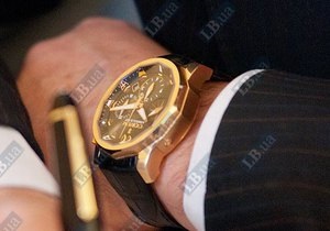 Губернатор Закарпаття прийшов на засідання Кабміну в годиннику за 200 тисяч гривень